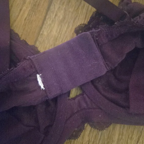 Victorias Secret Lace Bras - Picture 9 of 12